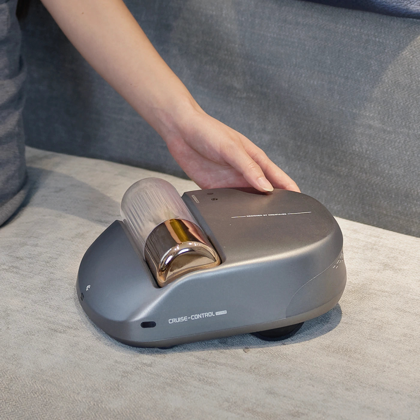 X1's versatile manual mode is designed to assist in cleaning objects with uneven surfaces, such as pillows.